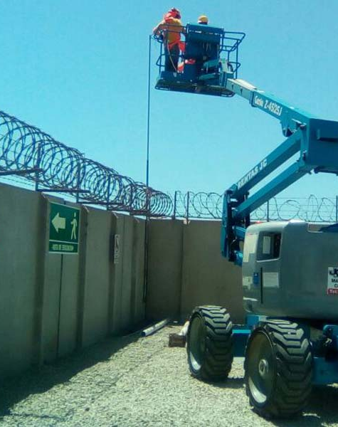 Grua telescopica azul